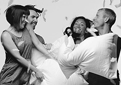 Così fan tutte. Copyright Philip Newton